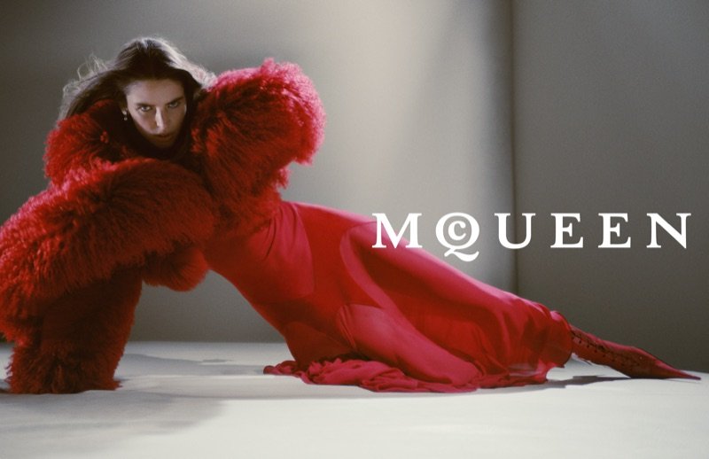 McQueen Fall/Winter 2025: Where Shadows Dance and Rebels Rise